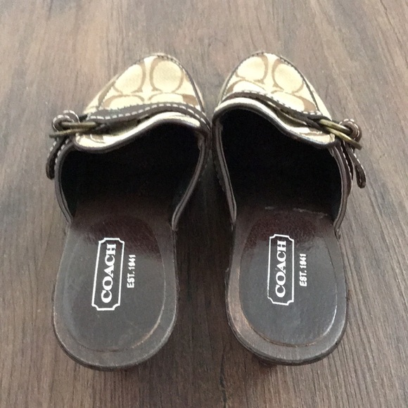 Coach Shoes Size 7.5 B, heel 2.3/4 “ - Picture 2 of 8